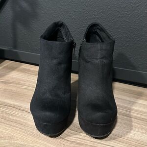 Aldo | Shoes | Black Platform Wedges Size 8